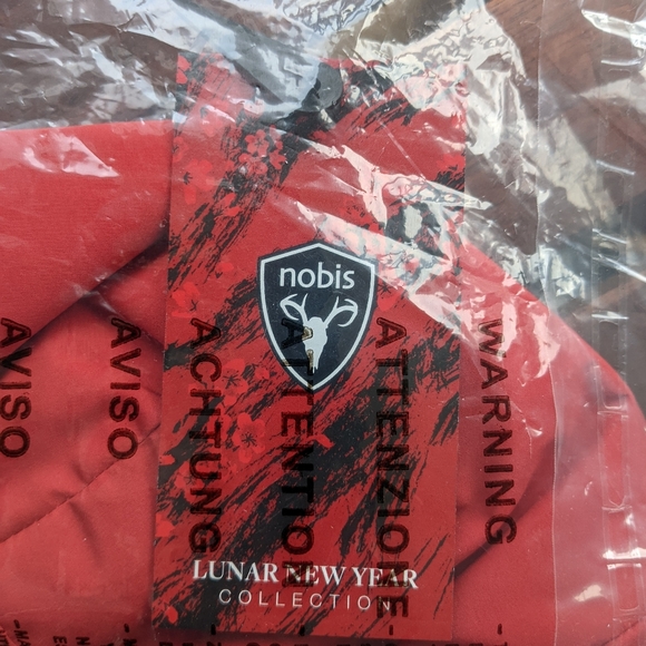 Brand New Nobis Unisex Reversible Bucket Hat in Red - Picture 8 of 8